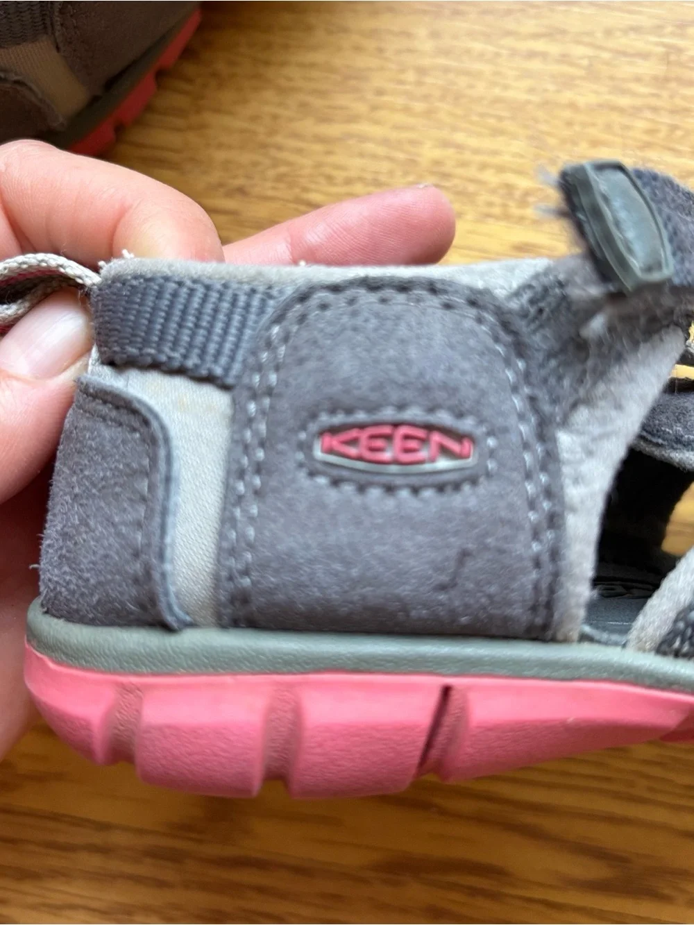KEEN Kids Girls Sandals Gray Pink Hiking Play Durable Gorpcore Outdoors Sz 11